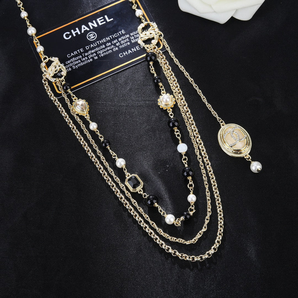 CHANEL 25S CHAIN BELT WITH PEARL 610546