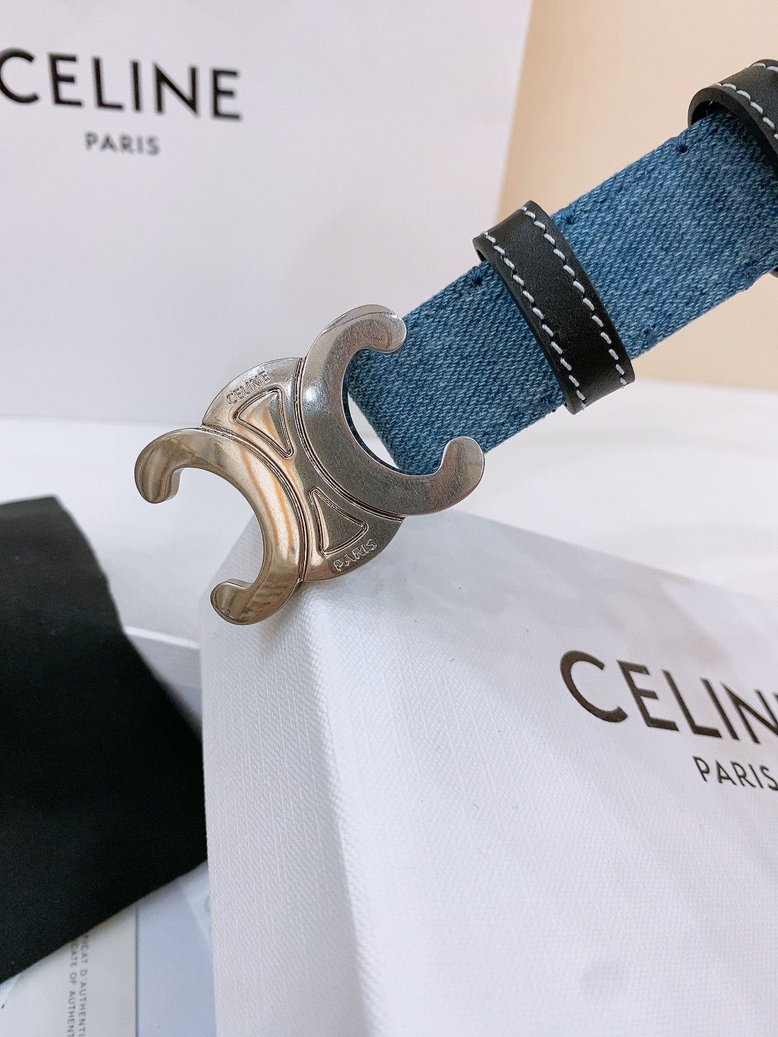 CELINE 25S BELT TRIOMPHE TAURILLON 25MM IN BLACK CALFSKIN AND DENIM 558343